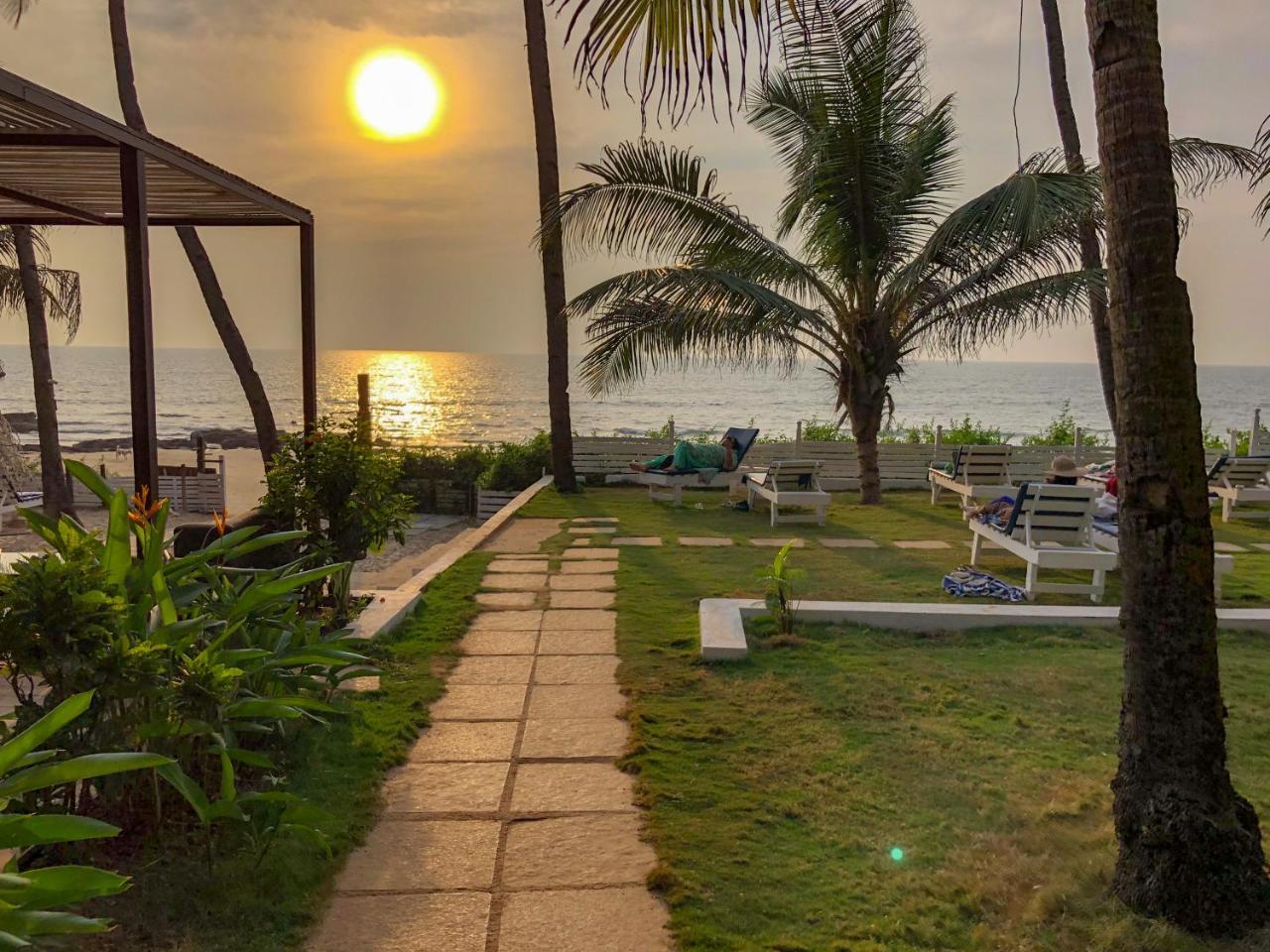 Leela Cottages Morjim Ngoại thất bức ảnh