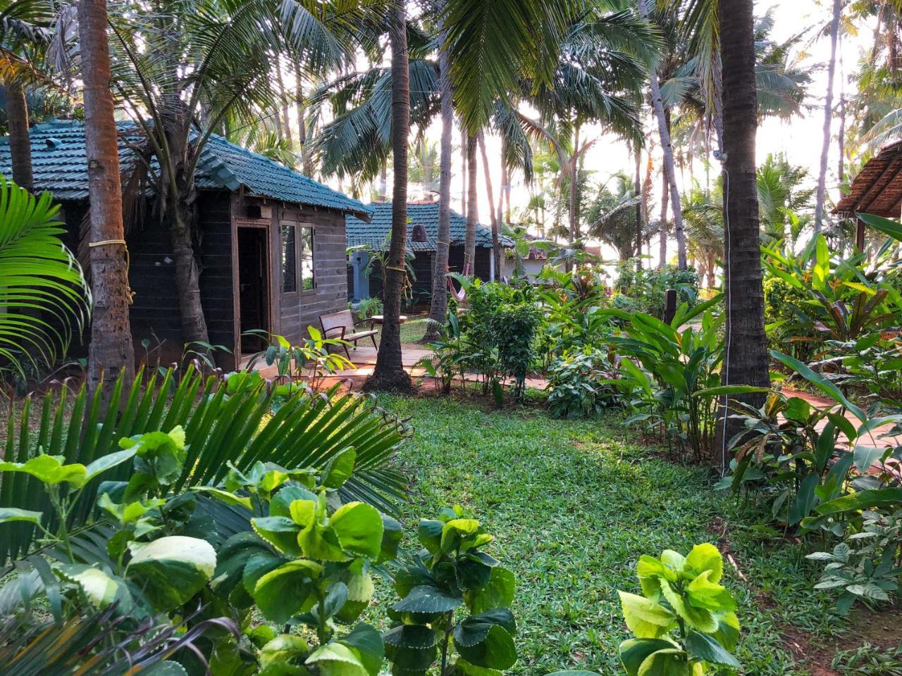 Leela Cottages Morjim Ngoại thất bức ảnh